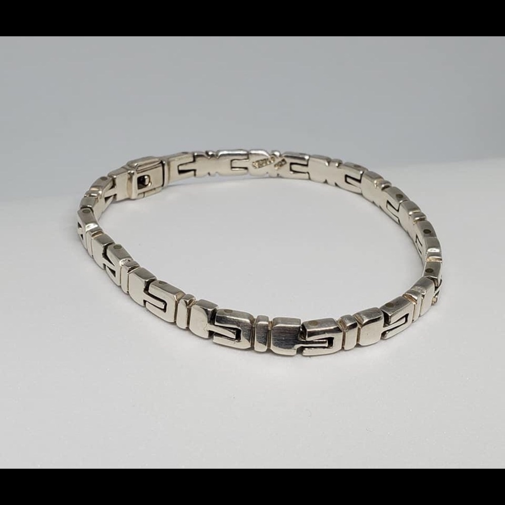 .925 Silver bracelet.